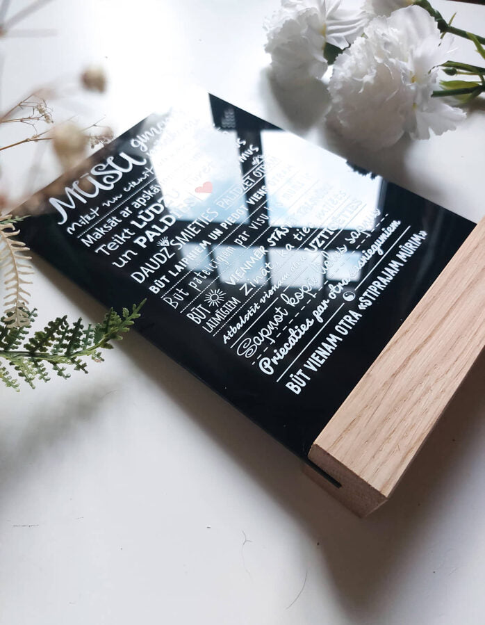 Text/black glass Image